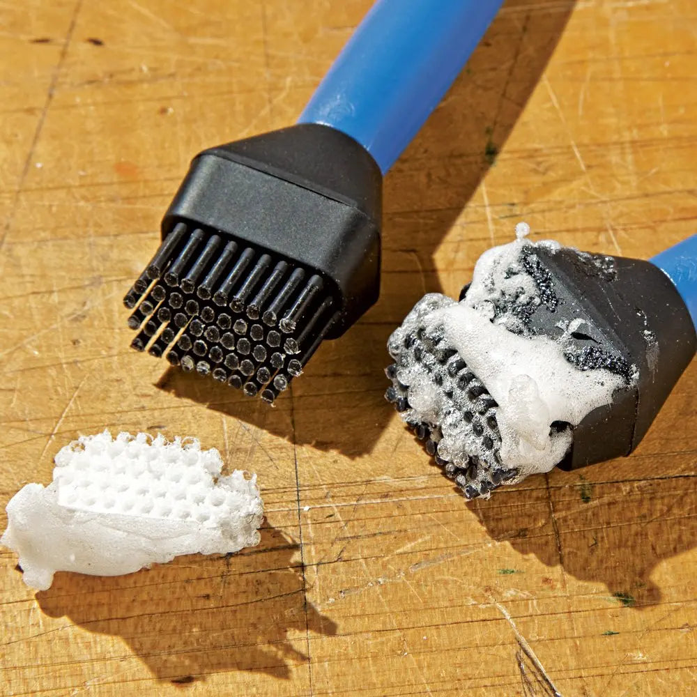 1pc Long Silicone Glue Brush – Wood Glue Applicator Ideal For Woodworking & More – Long-Last Silicone To Hold Wet Glue – Easy To