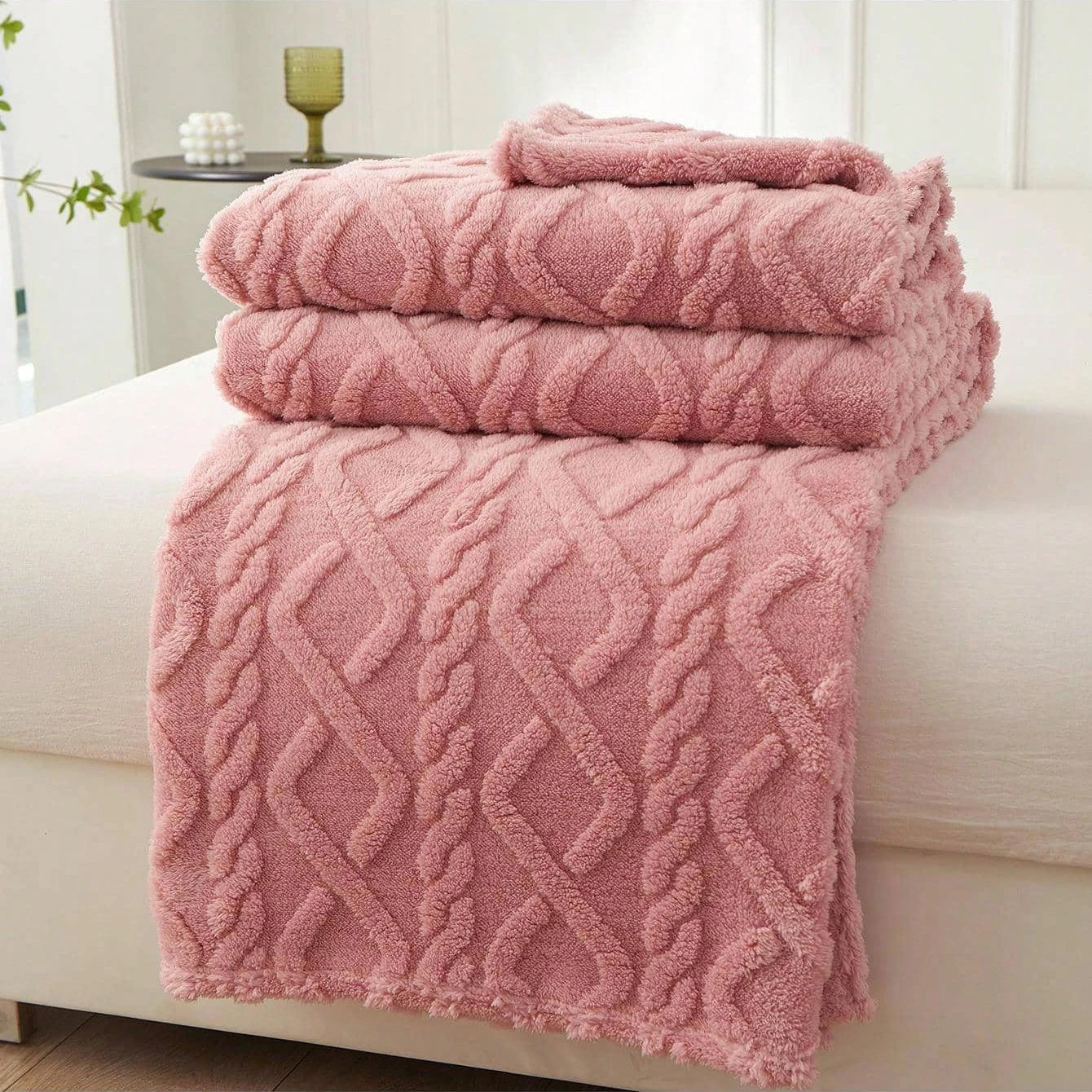 1pc Single-Layer Coral Fleece Blanket, Lightweight Multi-Purpose Sofa & Nap Cover